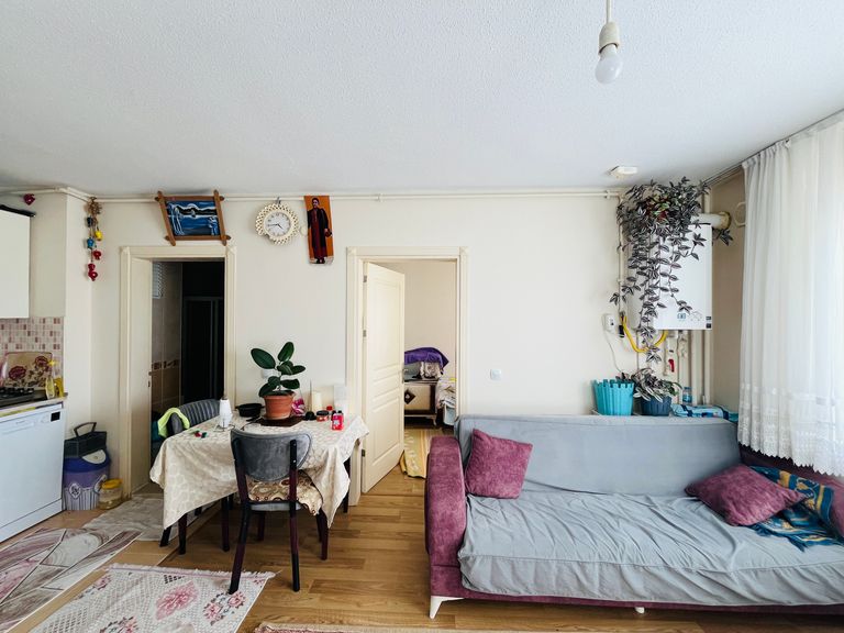DORA-ŞEHİR MERKEZİNE YAKIN KONUMDA FIRSAT FİYATLI 2+1 SATILIK DAİRE