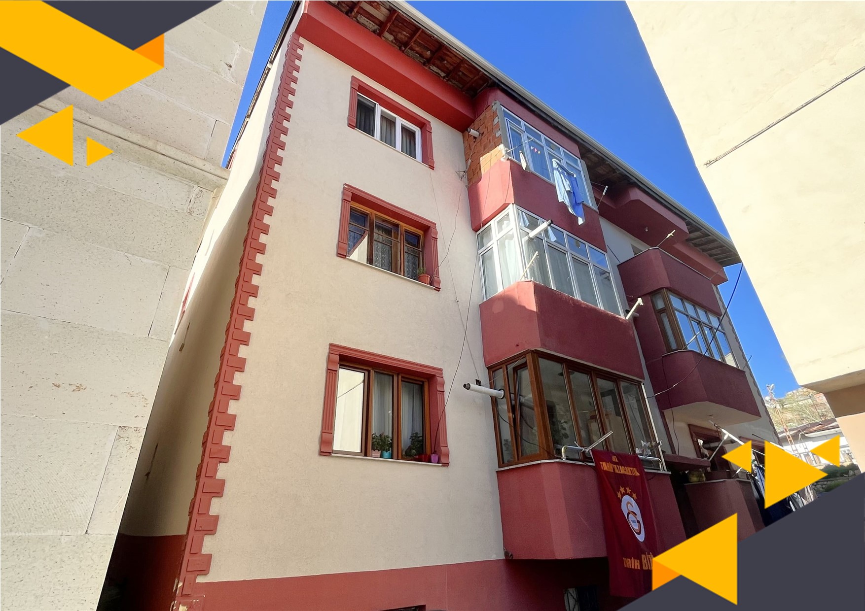 MERKEZİ NOKTADA ÇARŞI İÇİ GENİŞ KİRALIK DAİRE.