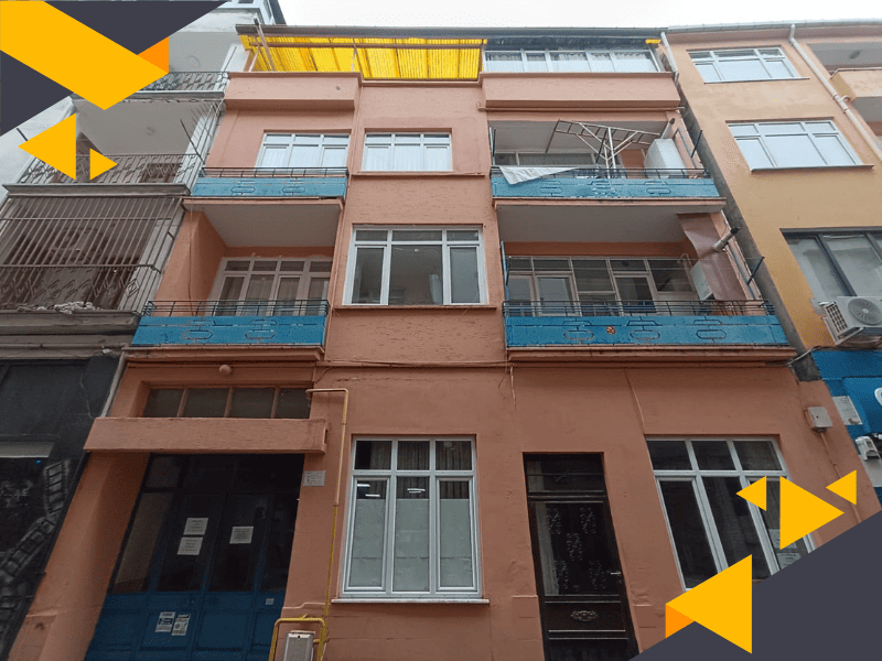 DORA GÜVENCESİYLE  MERKEZİN KALBİNDE 2+1 EŞYALI KİRALIK DAİRE!