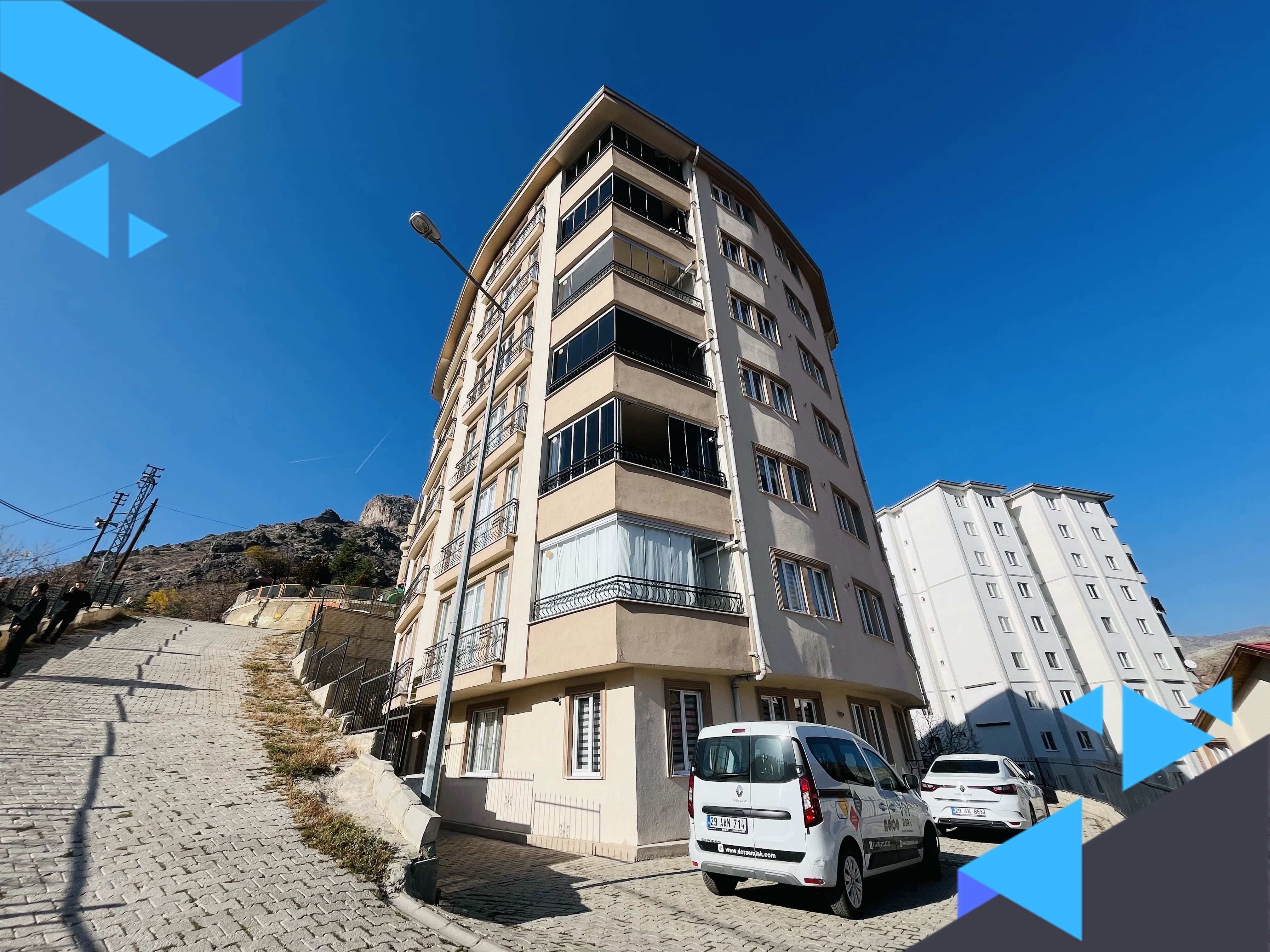 KONUMUYLA KAZANDIRAN GÜN BOYU GÜNEŞ ALAN 3+1 SATILIK DAİRE