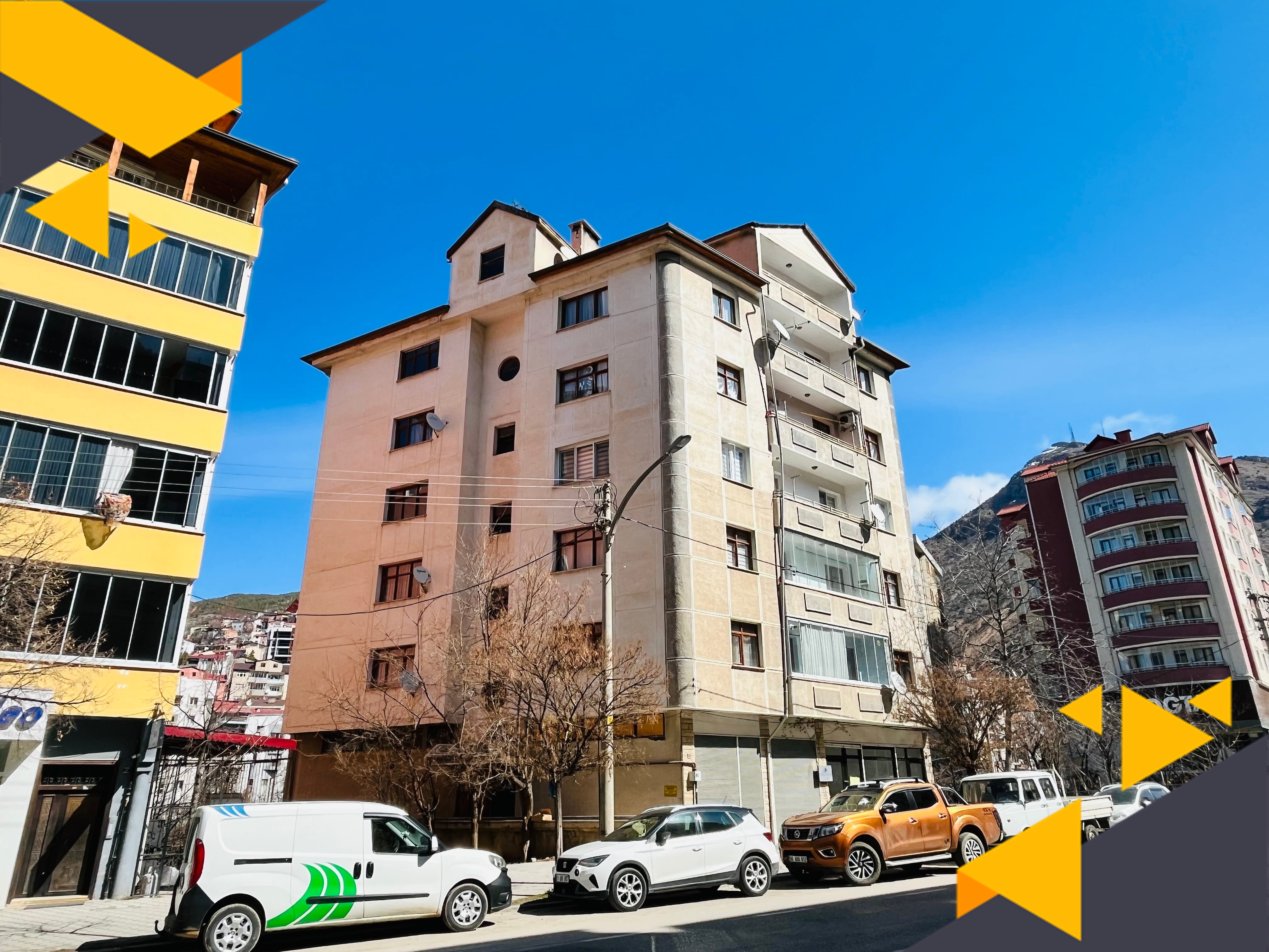 ÇARŞININ KALBİNDE GENİŞ VE FERAH 3+1 KİRALIK DAİRE
