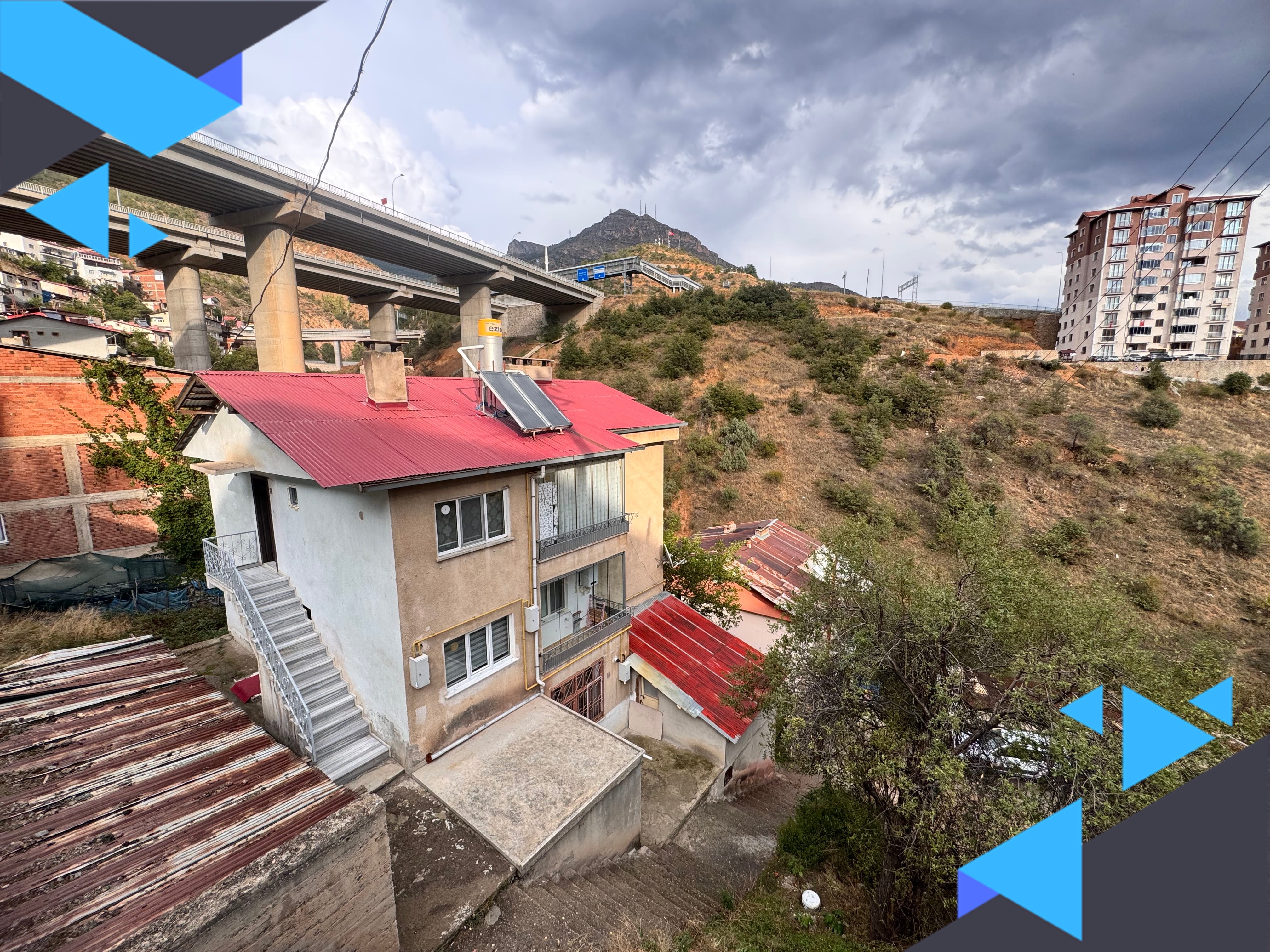 MÜSTAKİL APARTMANDA 3+1 + 1+1 BAHÇELİ SATILIK DAİRELER