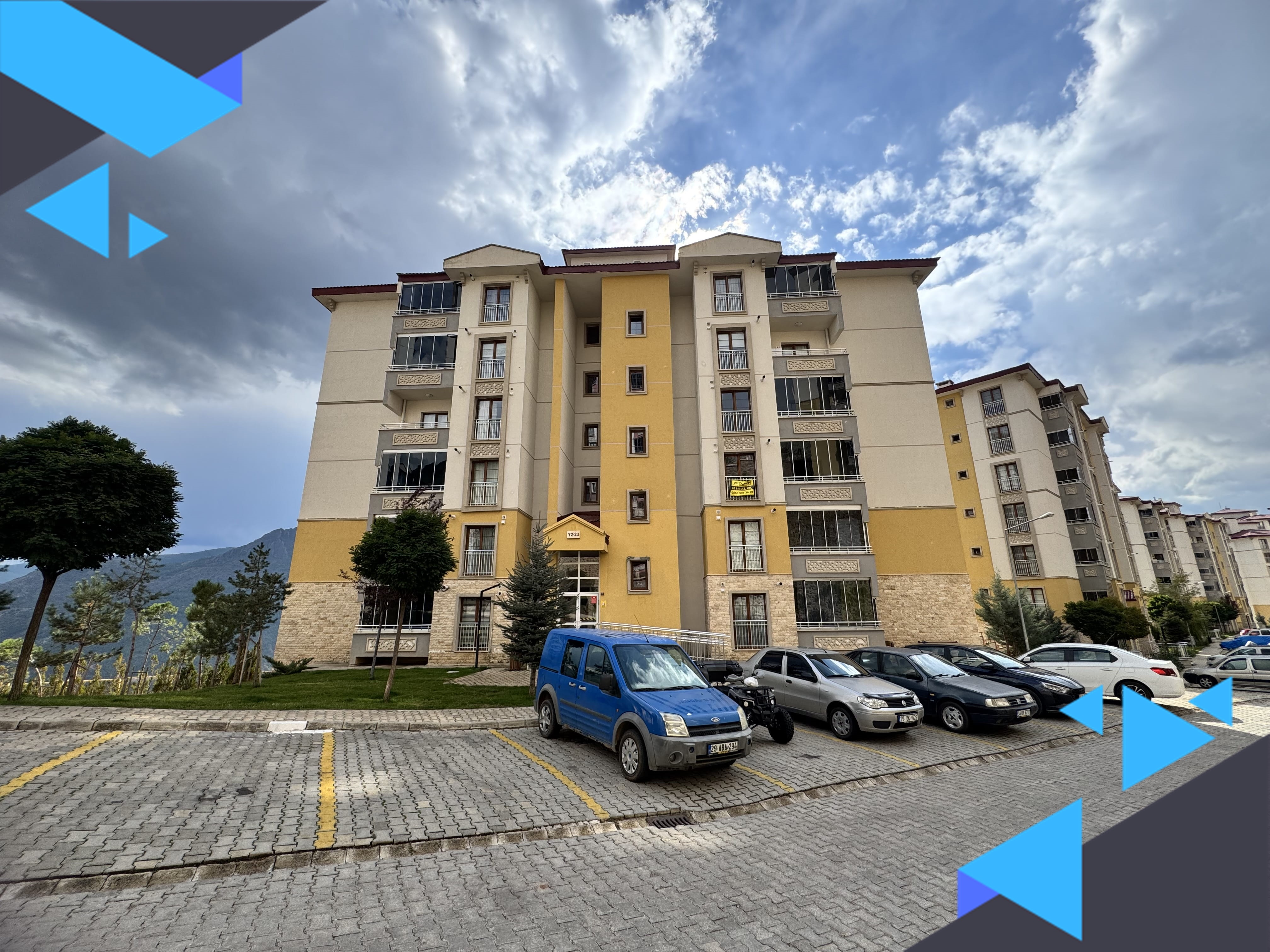GÜNEY CEPHE 1+1 ÇAMLICA TOKİDE ÖNÜ AÇIK SATILIK DAİRE
