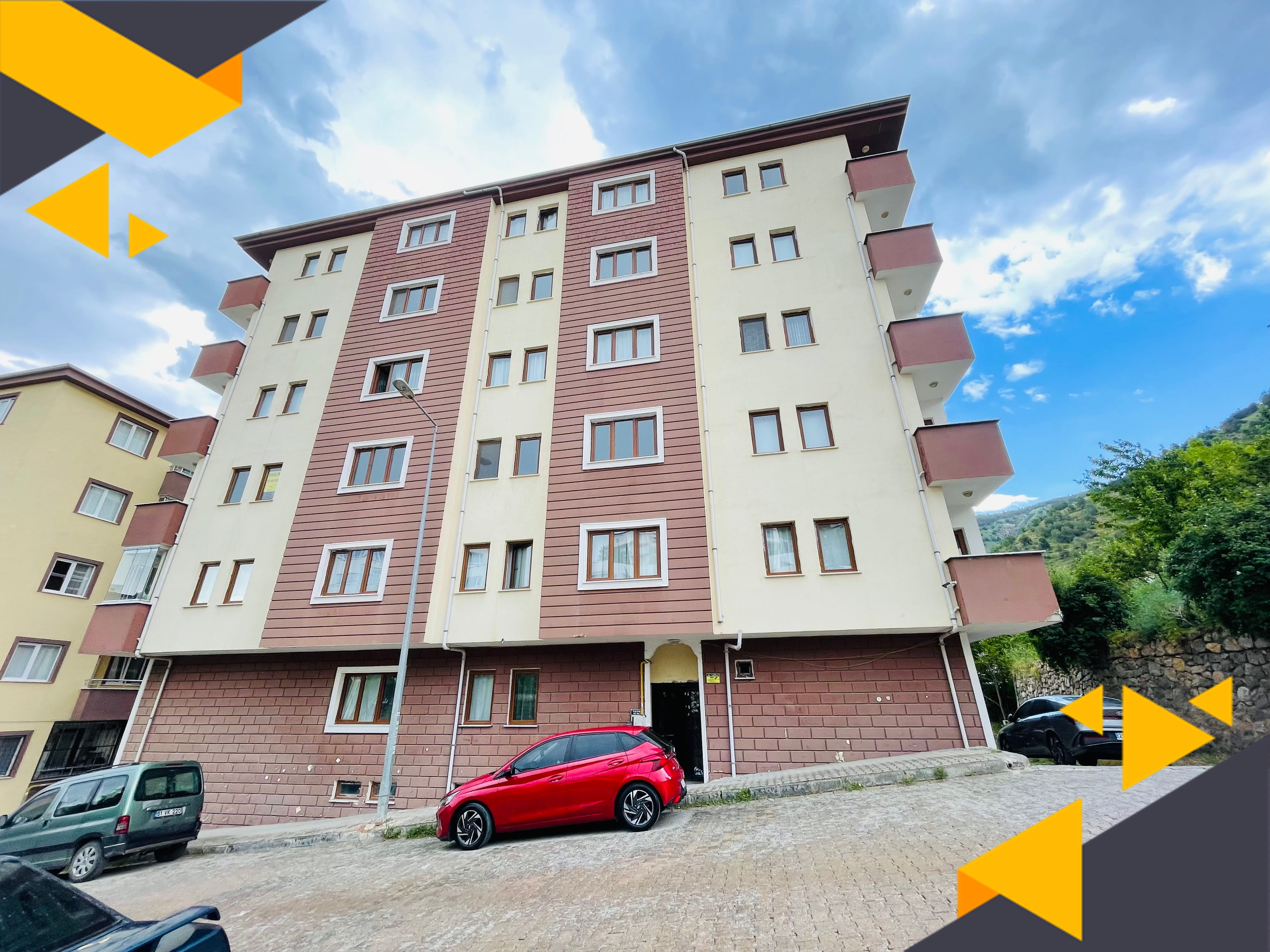 RESMİ KURUMLARA OKULLARA YÜRÜME MESAFESİNDE 3+1 KİRALIK DAİRE