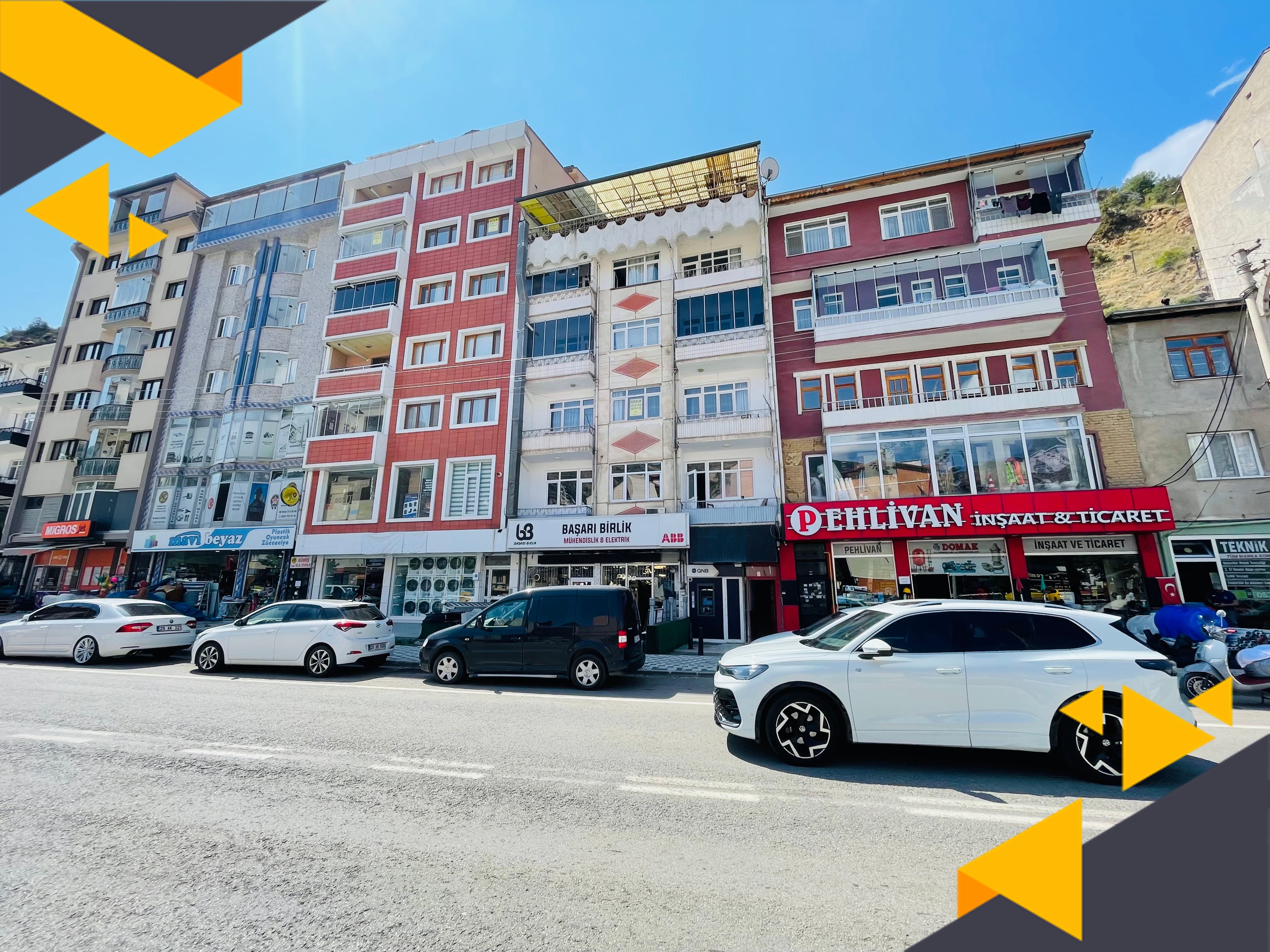 ŞEHİR MERKEZİNDE  EŞYALI 1+1  DOLMUŞ DURAĞI YANI