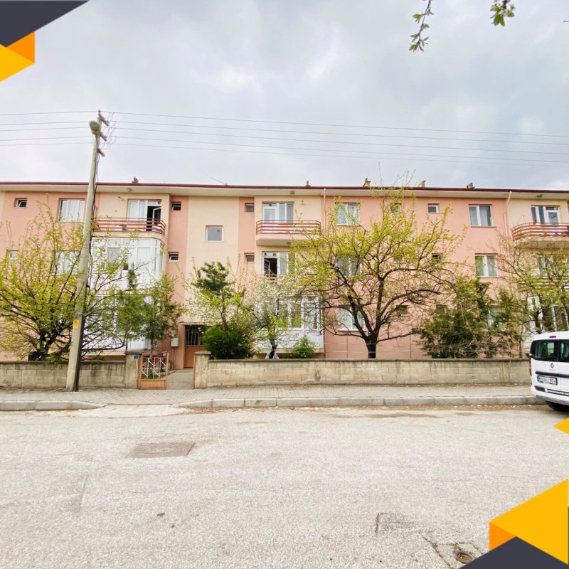 DORA'DAN ERGENEKON MAHALLESİNDE FERAH 2+1 KİRALIK DAİRE