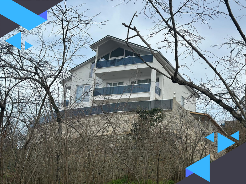 DORA'DAN AMERİKAN MİMARİSİYLE İNŞA EDİLMİŞ SATILIK LÜKS TRİPLEX VİLLA